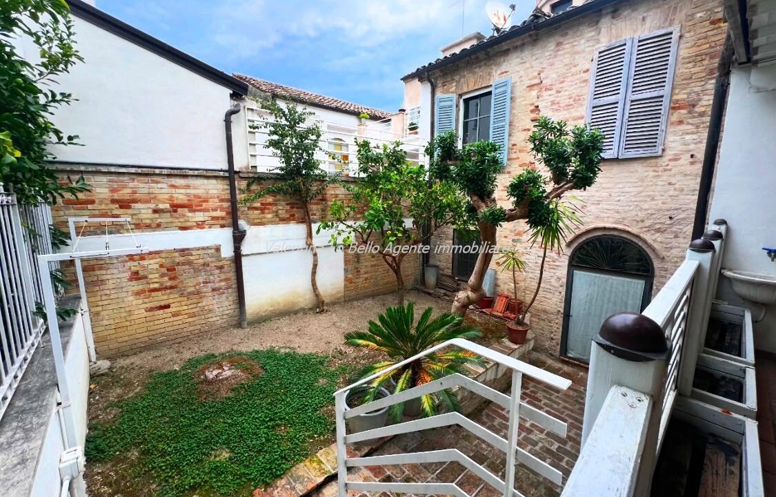 vendesi appartamento di lusso a Porto san giorgio in centro valentina lo bello agente immobiliare (38)
